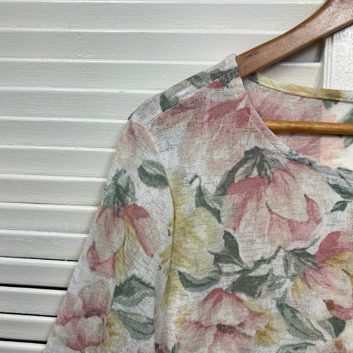 Katies Top Size 16 XL White Floral Long Sleeve