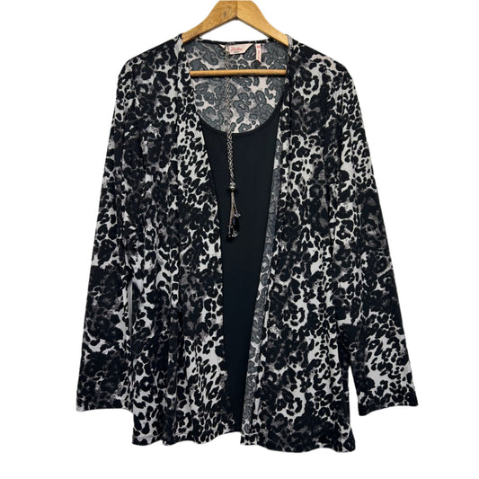 Millers Top with Necklace Size 20 Black White Long Sleeve
