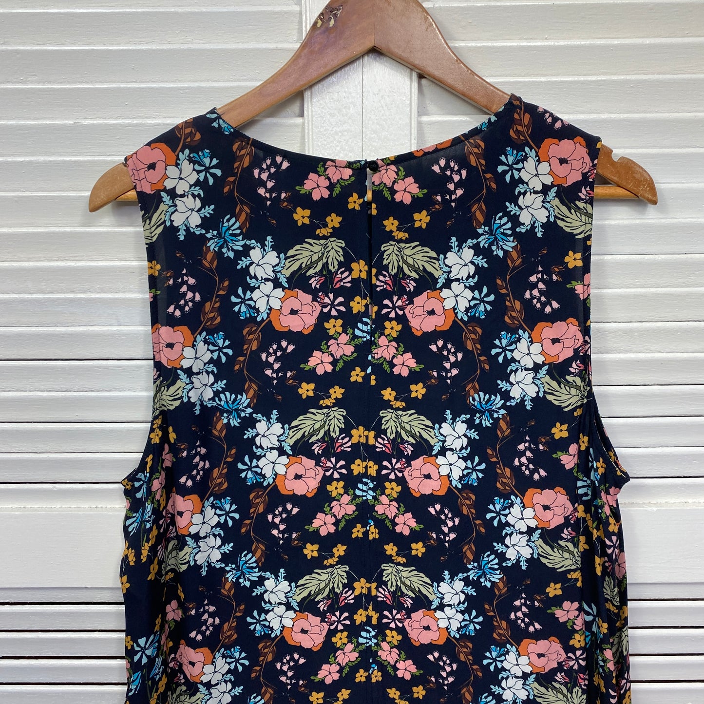 Sussan Top Size 16 Sleeveless Multicoloured Floral Viscose