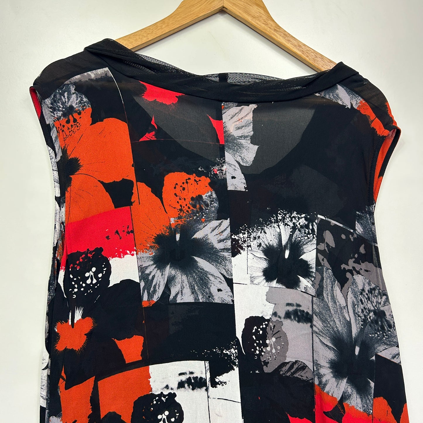 Taking Shape Tunic Top Size 20 Plus Sleeveless Asymmetric Hem