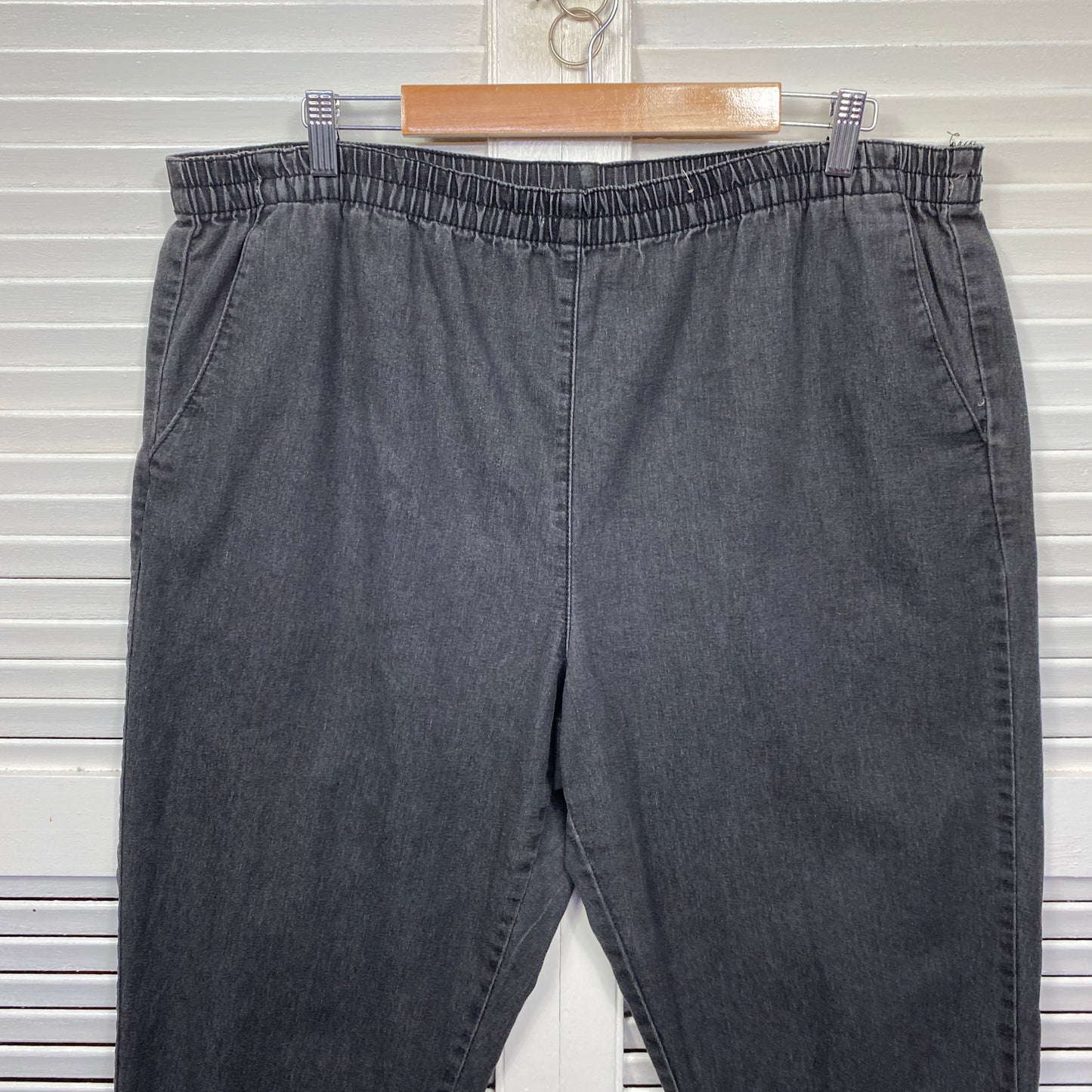 Millers Denim Cropped Pants Size 18 Grey Black Pockets