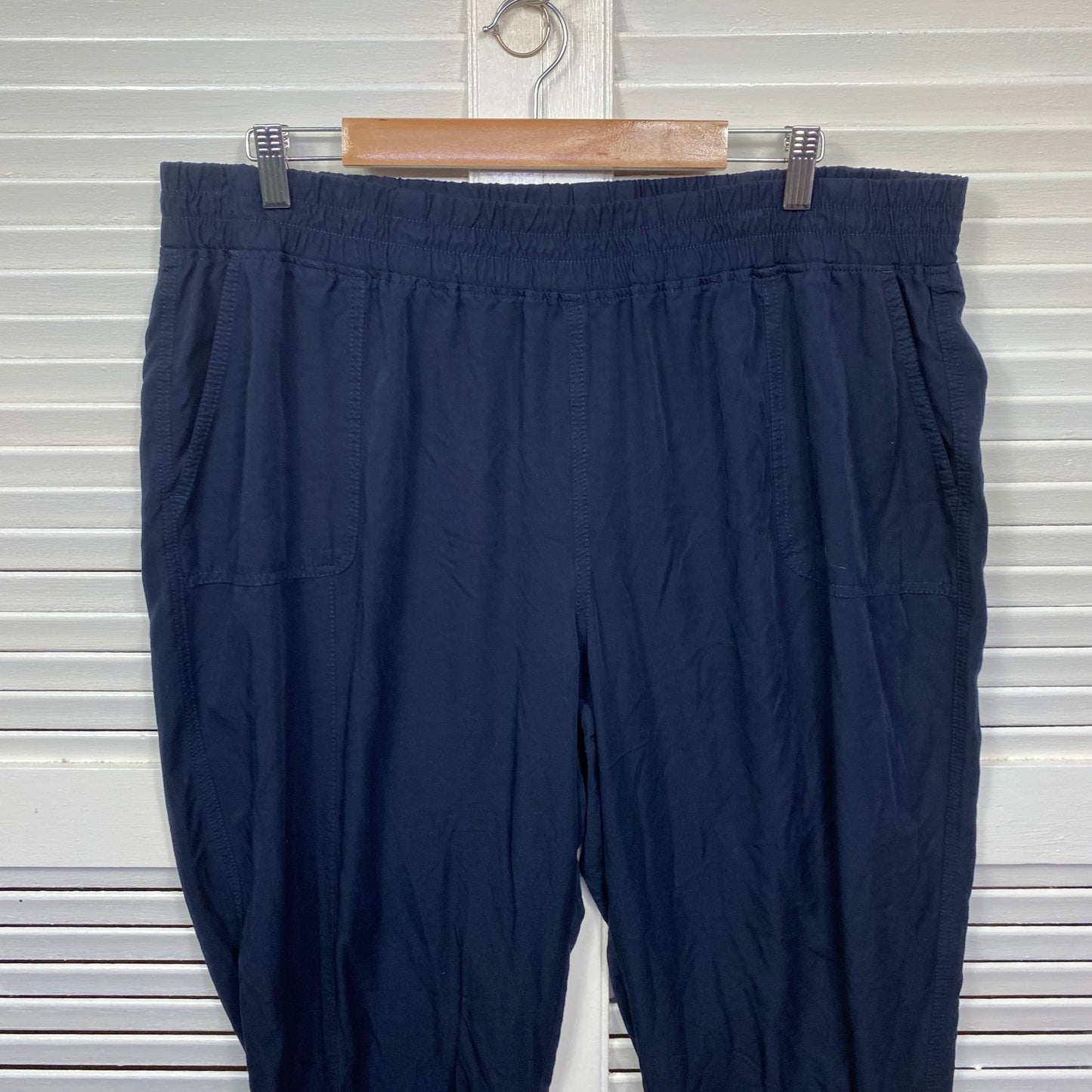 Autograph Pant Size 18 Blue Navy pockets Cropped Ankle Length Viscose