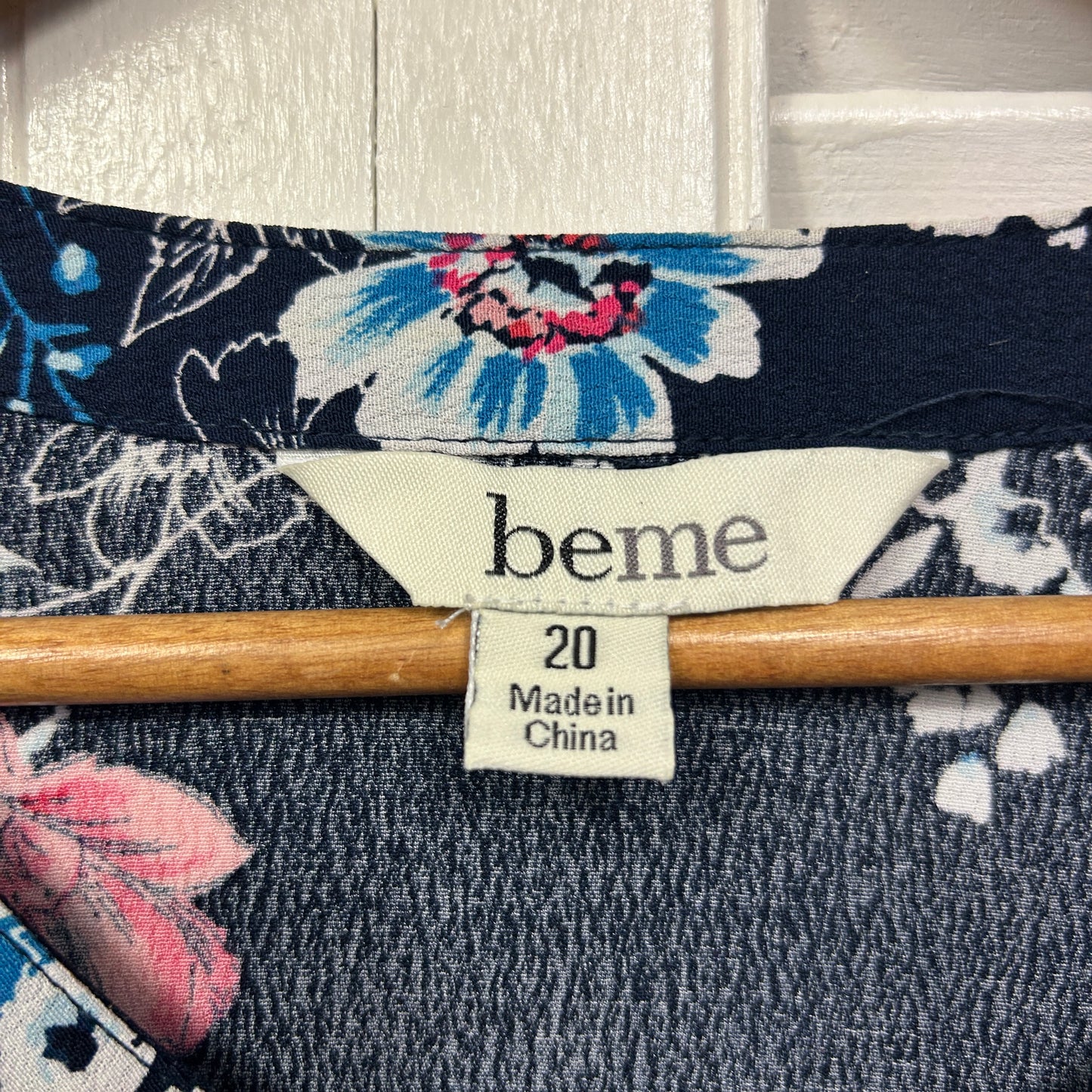 beme Top Size 20 Long Sleeve Floral Full Zip Up Viscose