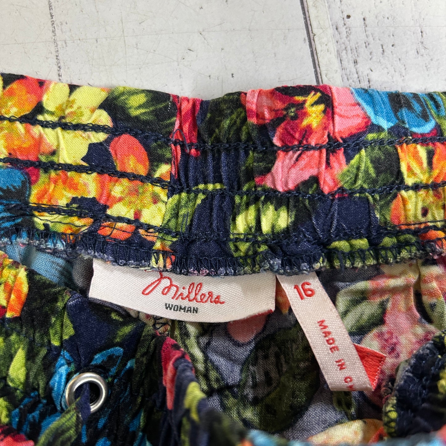 Millers Cropped Pants Size 16 Multicoloured Floral Pockets