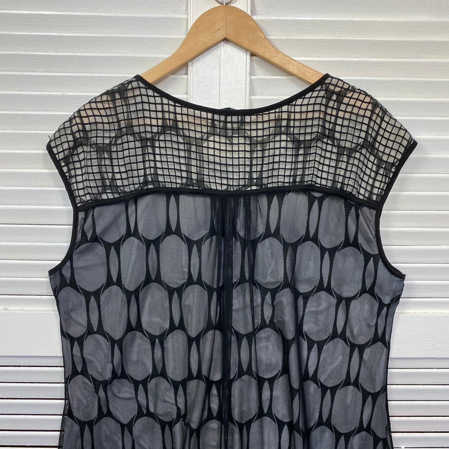 Emma Rose Top Size 20 Sleeveless Black Crochet Overlay