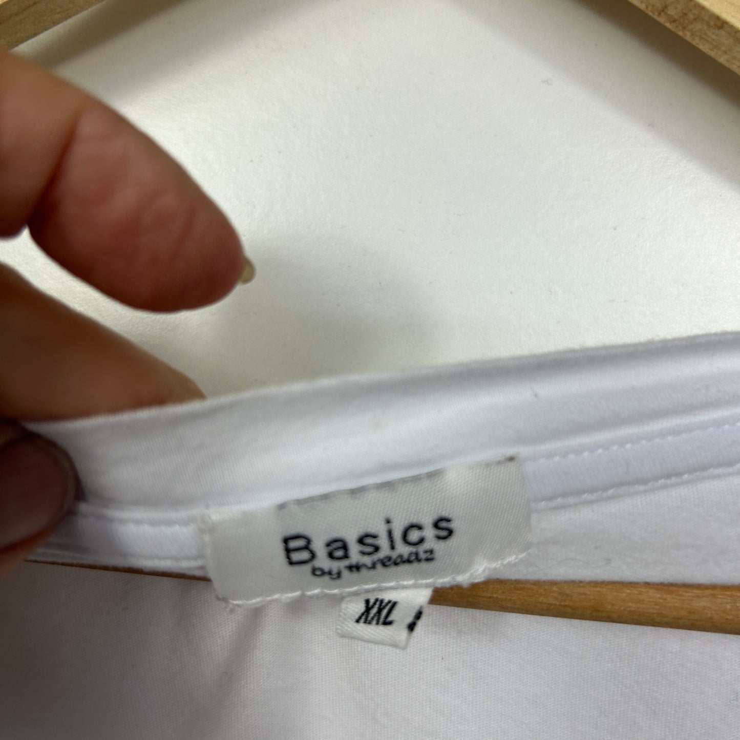 Basics by Threads White V-Neck T-Shirt - Size XXL