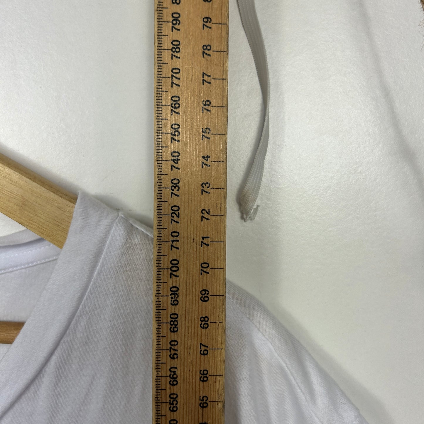 Basics by Threads White V-Neck T-Shirt - Size XXL