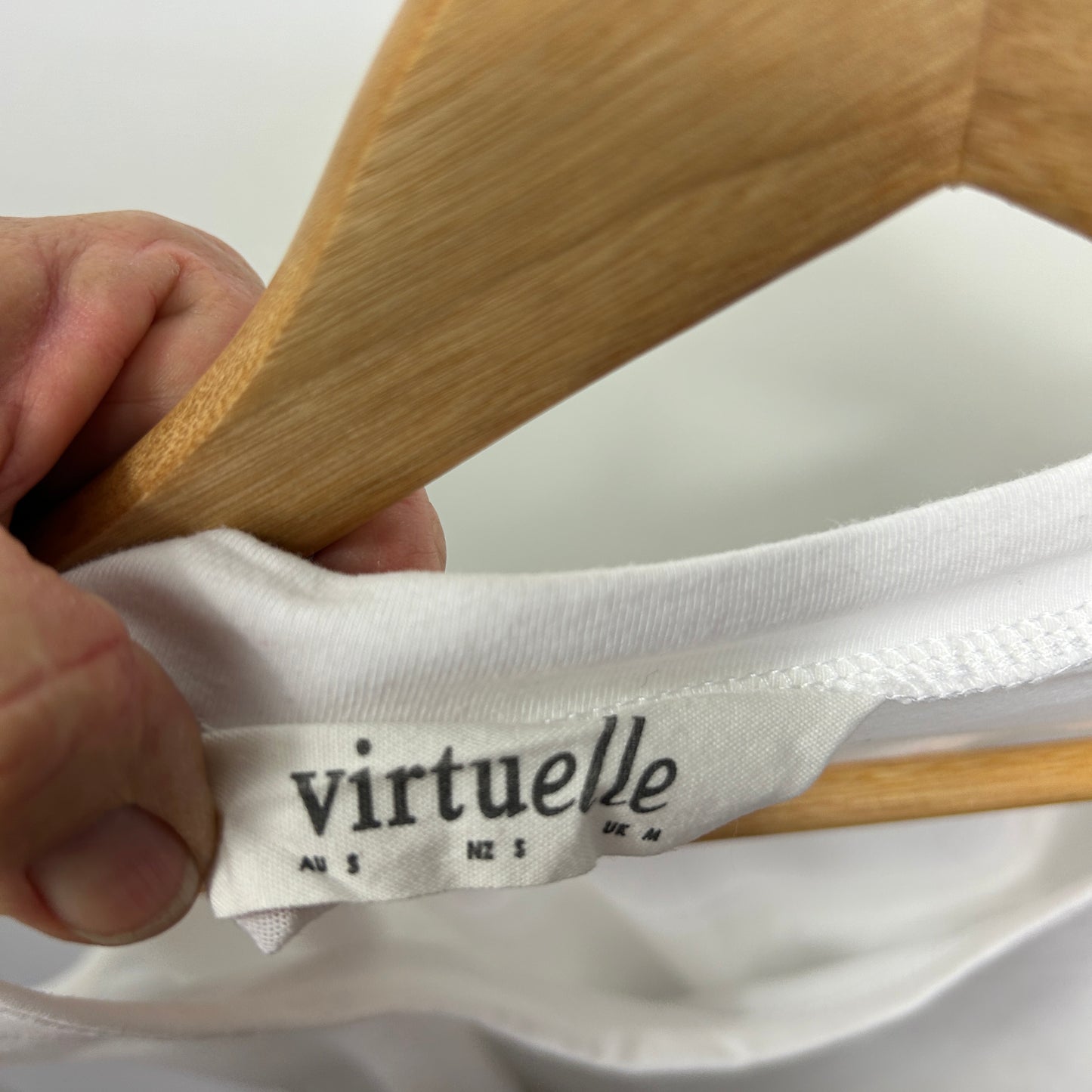 Virtuelle White Sleeveless Tunic Top - Size 16