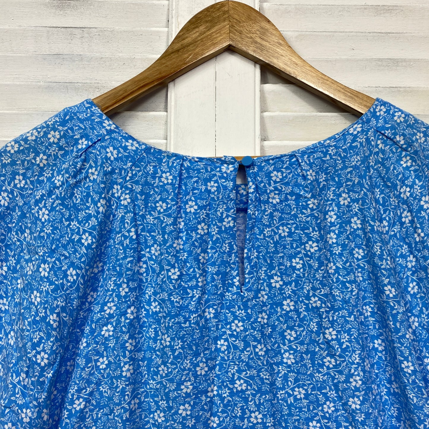 Anko Top Size 20 Blue White Floral Short Sleeve