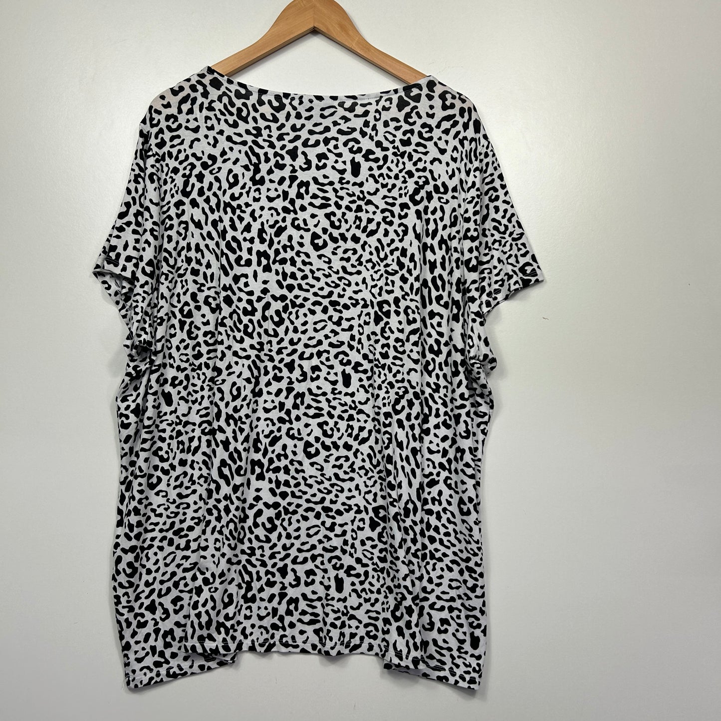 Autograph White Leopard Print Top - Size 22/XL