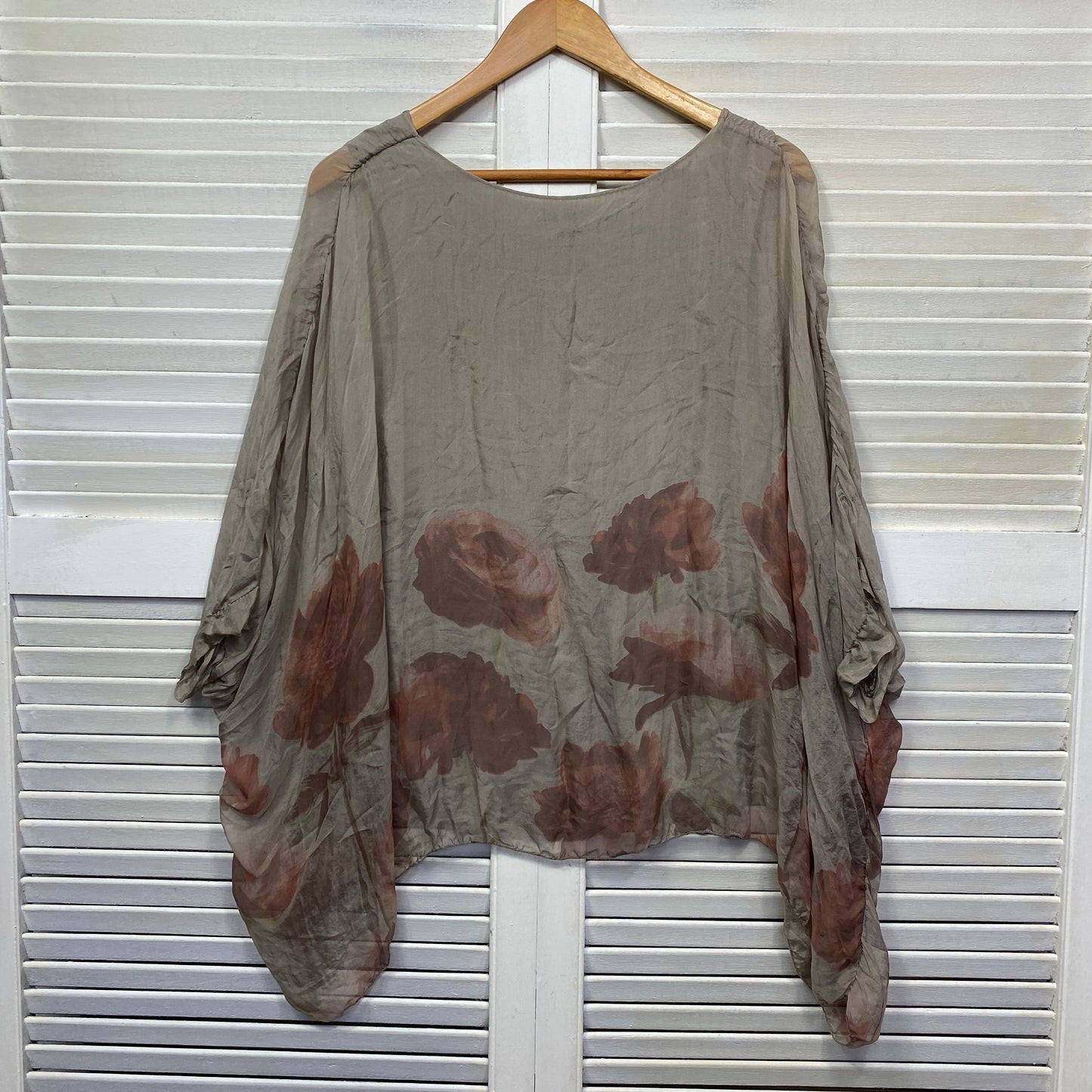 Made in Italy Silk Top Size 14 Medium Large Overlay Floral