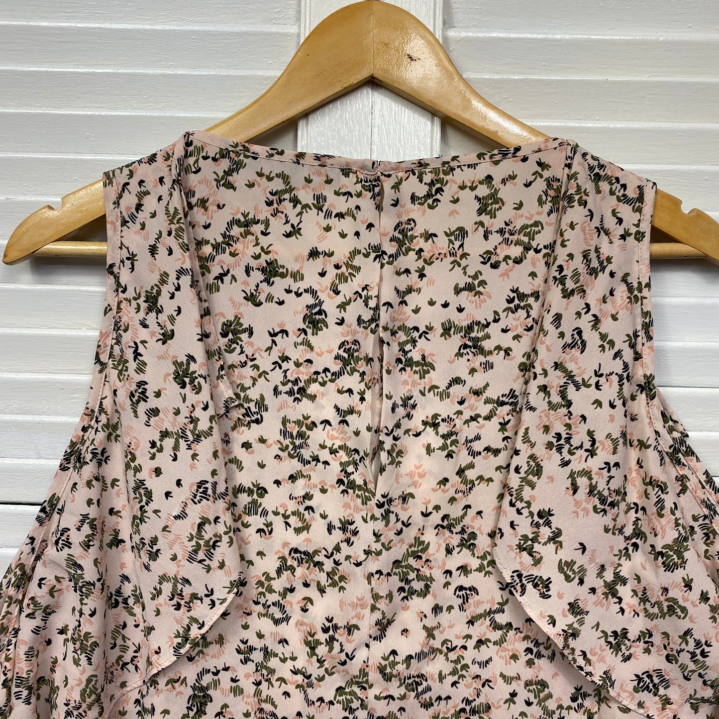 Basque Top Size 14 Cold Shoulder Sleeve Peach Black