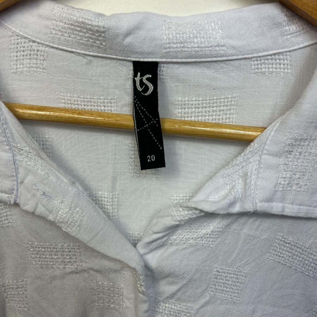 Taking Shape White Tunic Top - Size 20