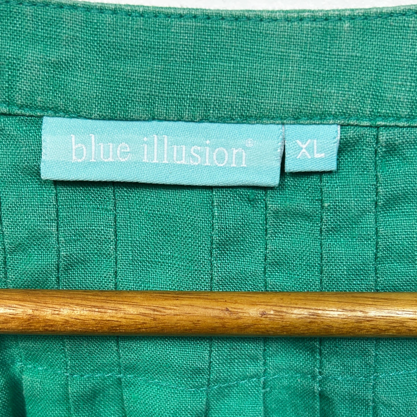 Blue Illusion Green Linen Top - Size XL