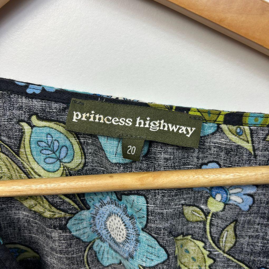 Princess Highway Navy Floral Cropped Top - Size 20