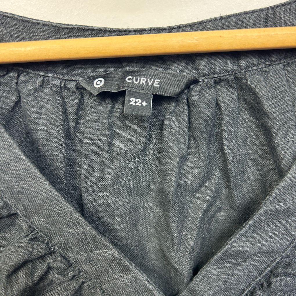 Target Curve Black Linen Top - Size 22 (fault)