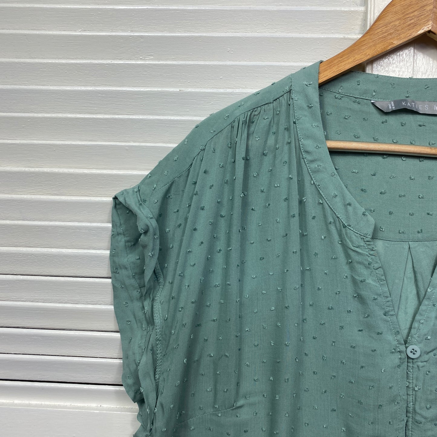 Katies Top Size 16 Green Short Sleeve Button Up