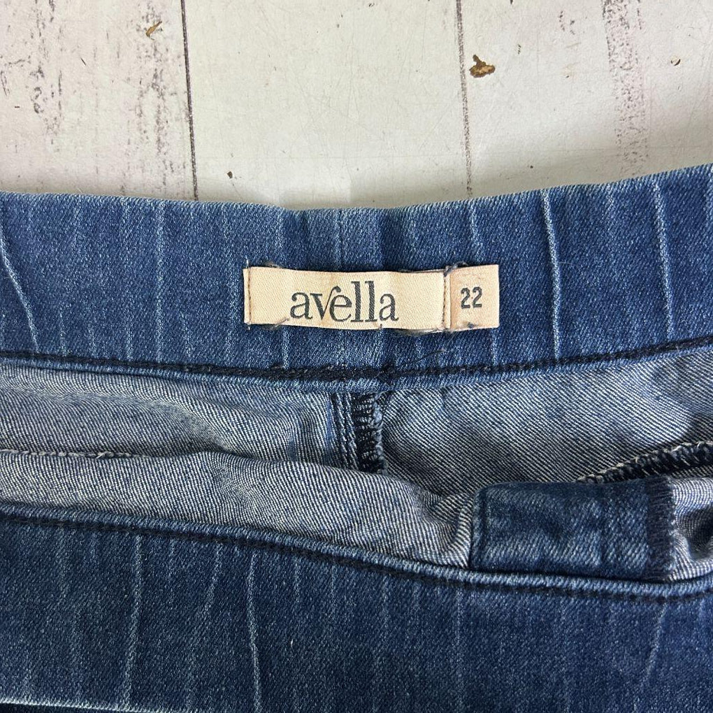 Avella Blue Denim Shorts - Size 22