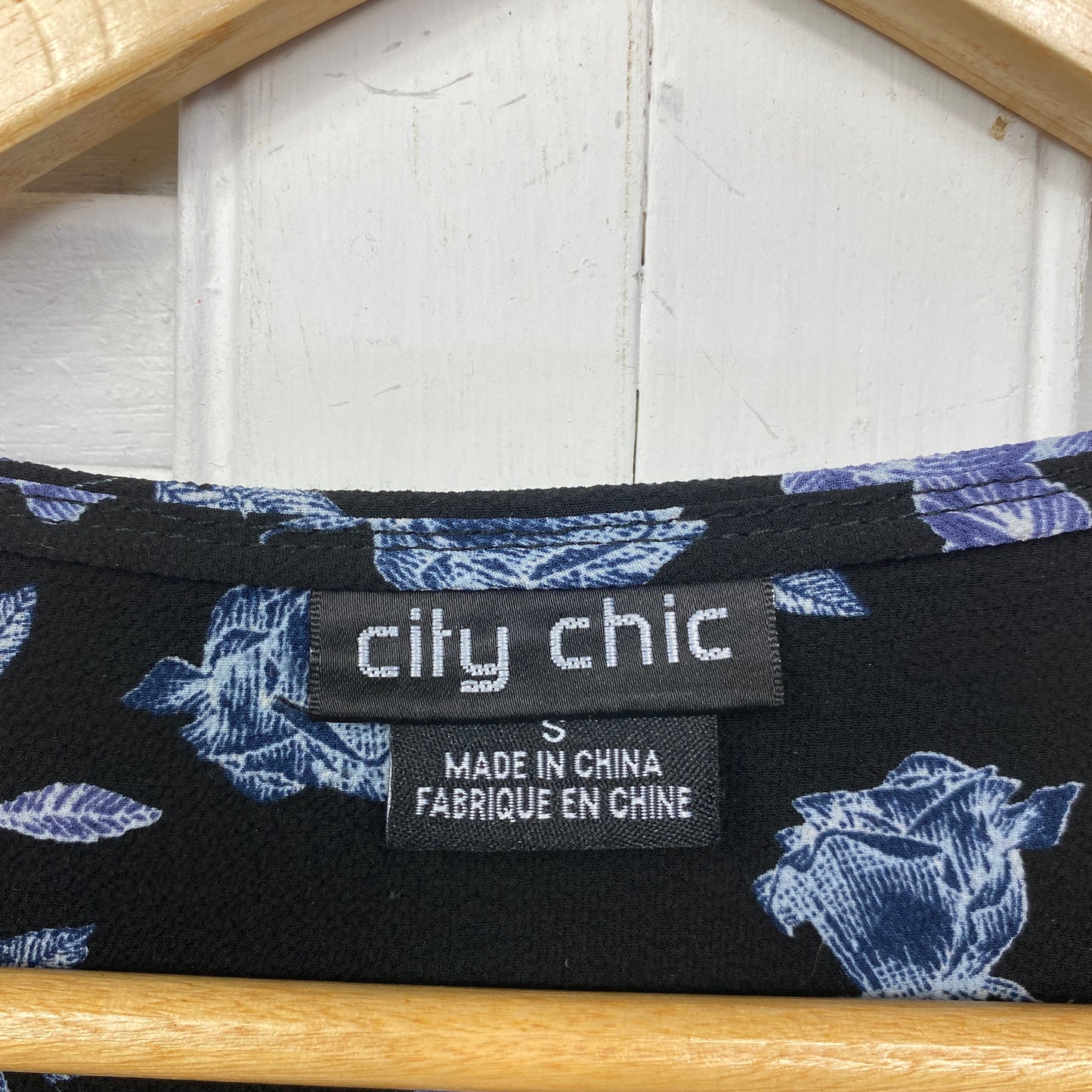 City Chic Maxi Dress Size 16 Plus Small Black Blue Floral