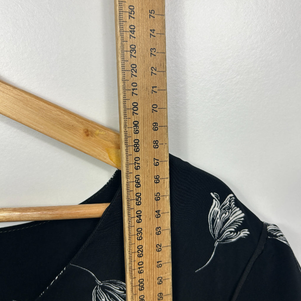 Preview Black Tulip Print V-Neck Short Sleeve Top - Size 16