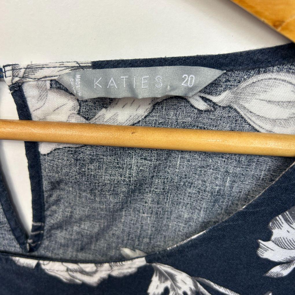 Katies Navy Linen Floral Top - Size 20