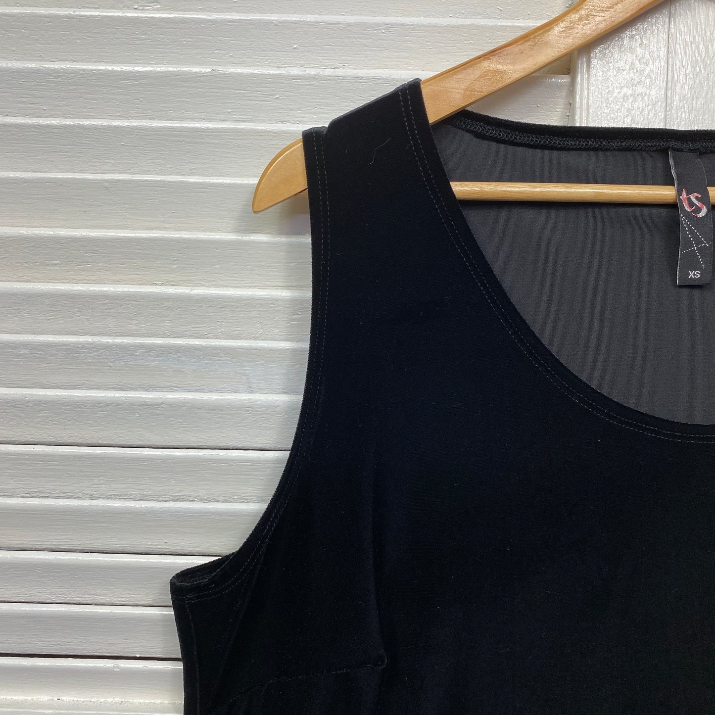 Taking Shape Top Size 14 Plus XS Black Sleeveless Velvet Cocktail