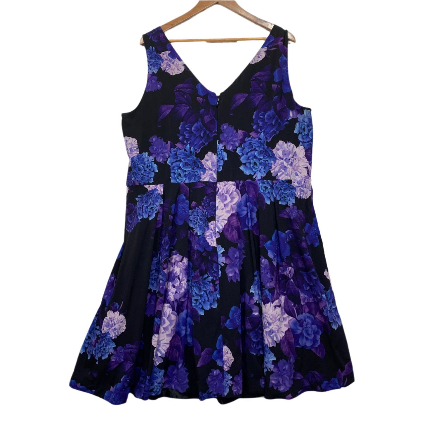 City Chic Dress Size 22 XL Black Purple Floral Cocktail Fit & Flare