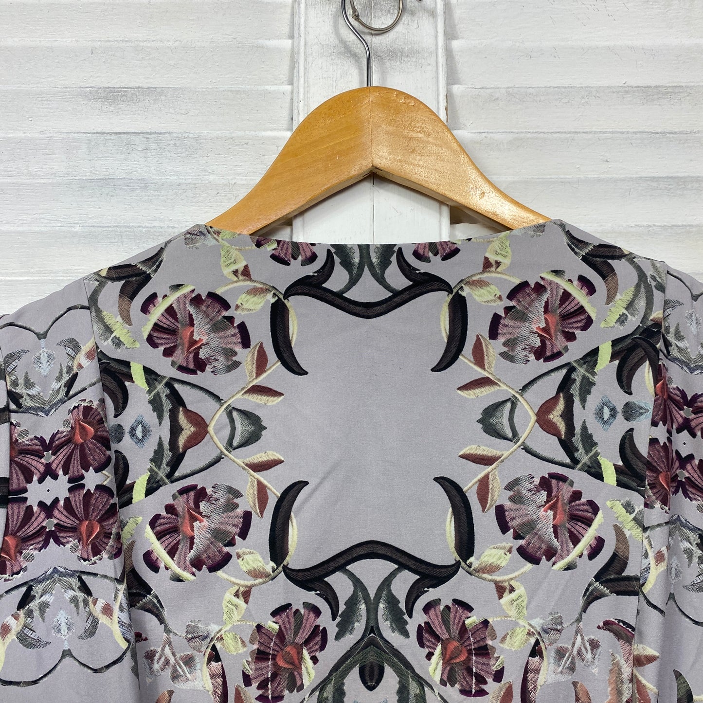 City Chic Dress Size 18 Plus Medium Floral Grey Full Zip Up