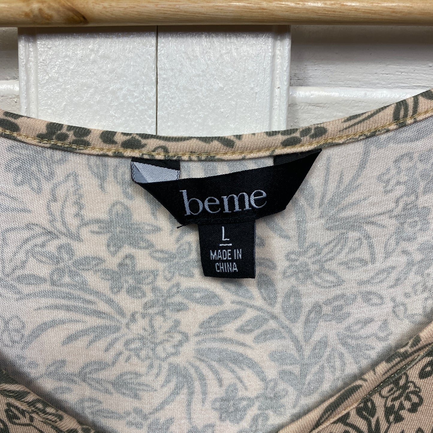 Beme Top Size 20 Plus Large Short Sleeve Beige Floral