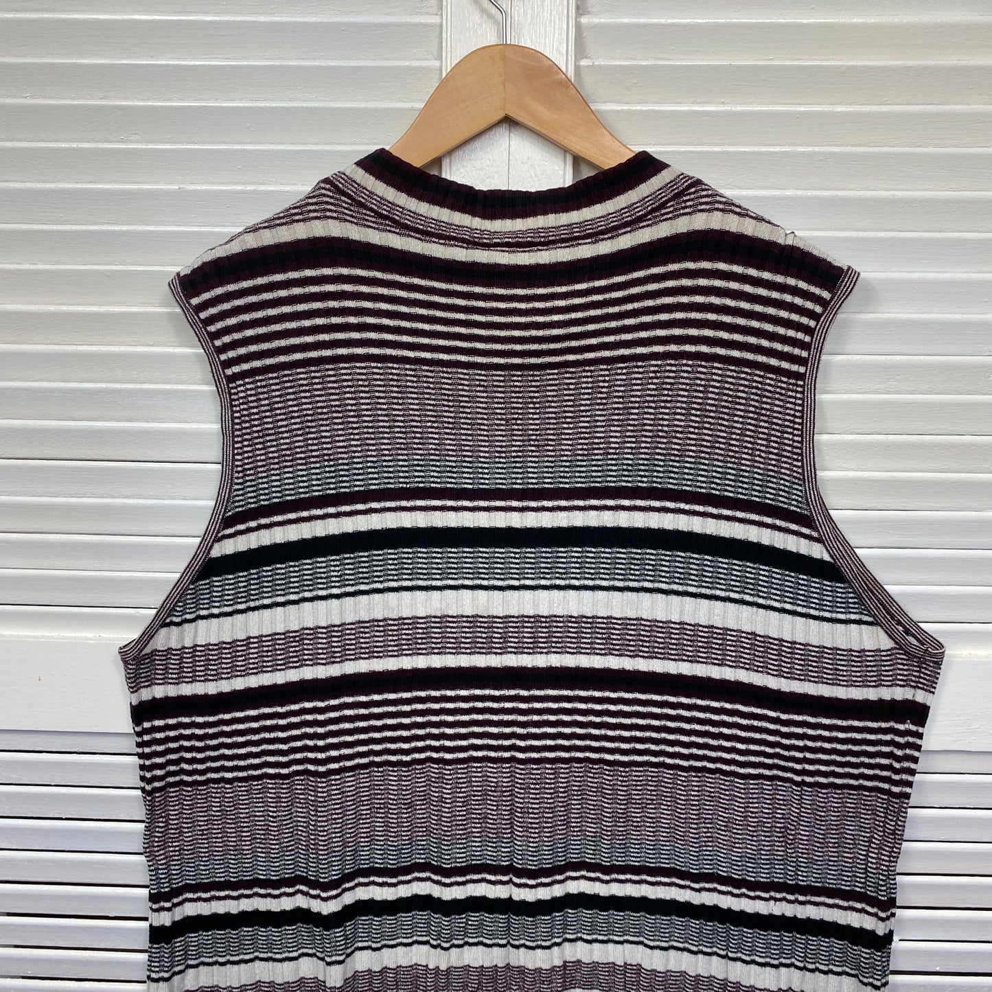 City Chic Knit Top Size 20 Large Sleeveless Striped