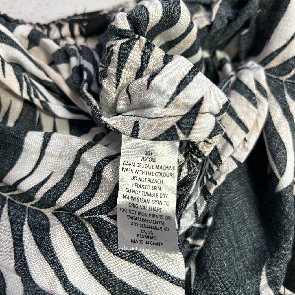 Belle Curve Black and White Palm Print Pants - Size 20