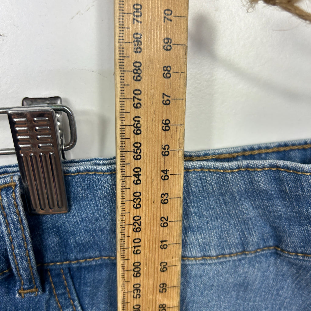 Avella Blue Denim Shorts - Size 26