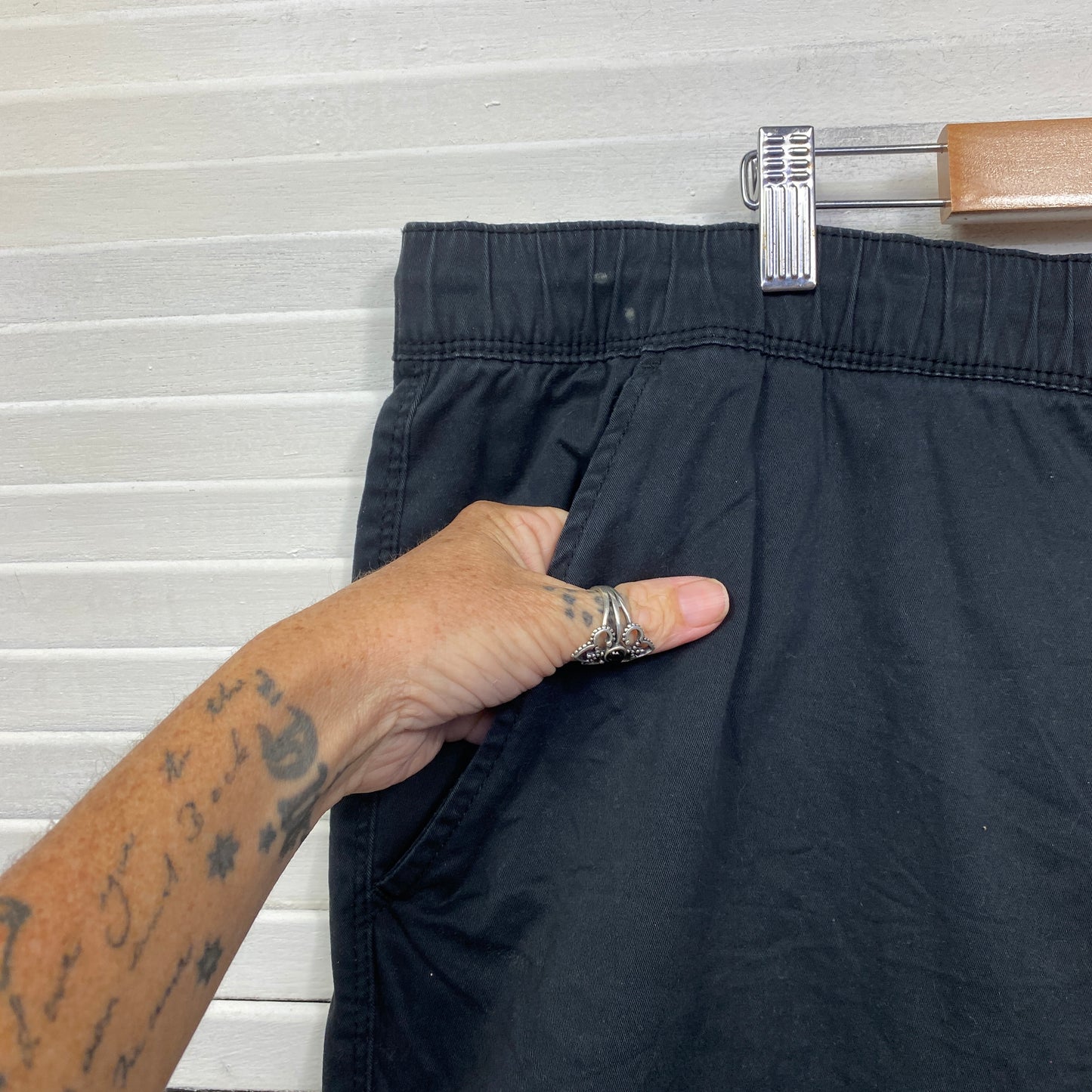 Anko Mens Shorts Size 7XL Black Pockets