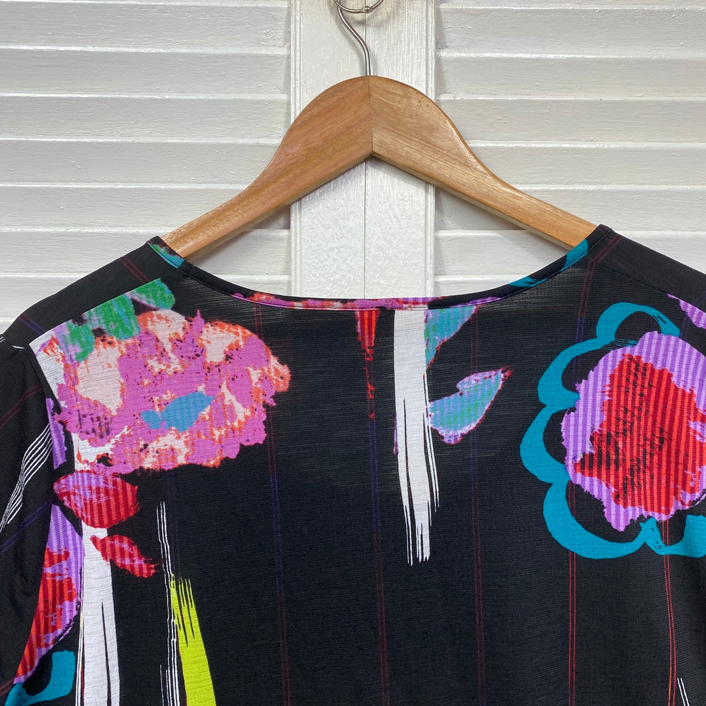 Taking Shape Tunic Top Size 16 18 Black Floral Short Sleeve