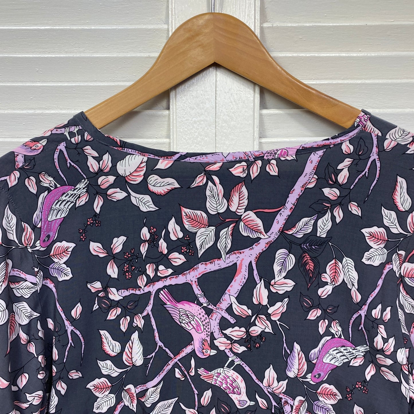 Momento Top Size 14 Large Floral Boho Short Sleeve Rayon