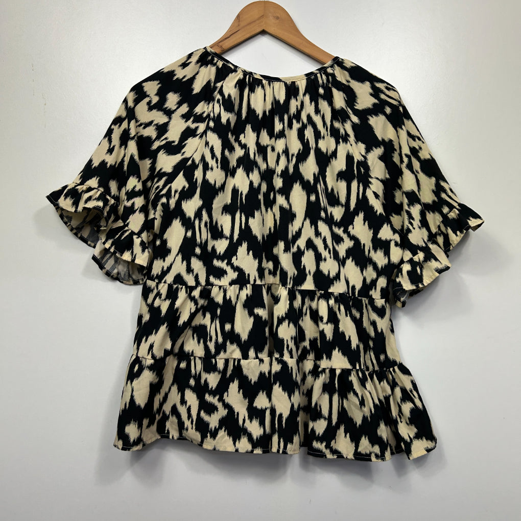 Shein Curve Black & Cream Top - Size 0XL
