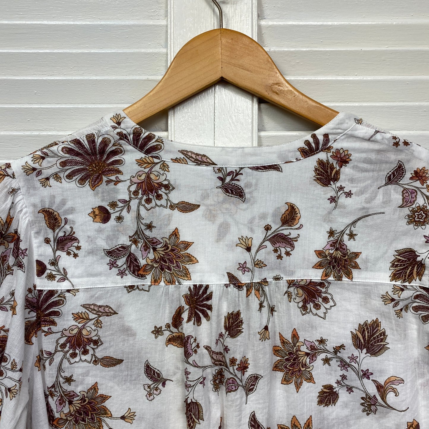 Target Top Size 16 White Floral Long Sleeve Cotton