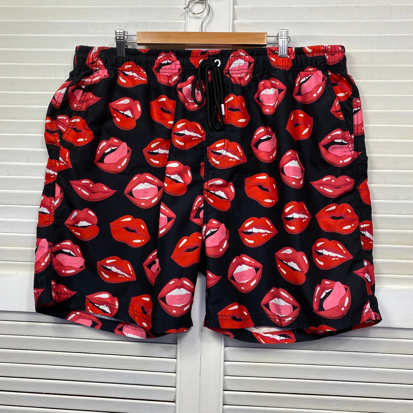 Riley Adams 2PC Short Sleeve Shirt & Boardies Size 4XL Hot Lips Sexy Party