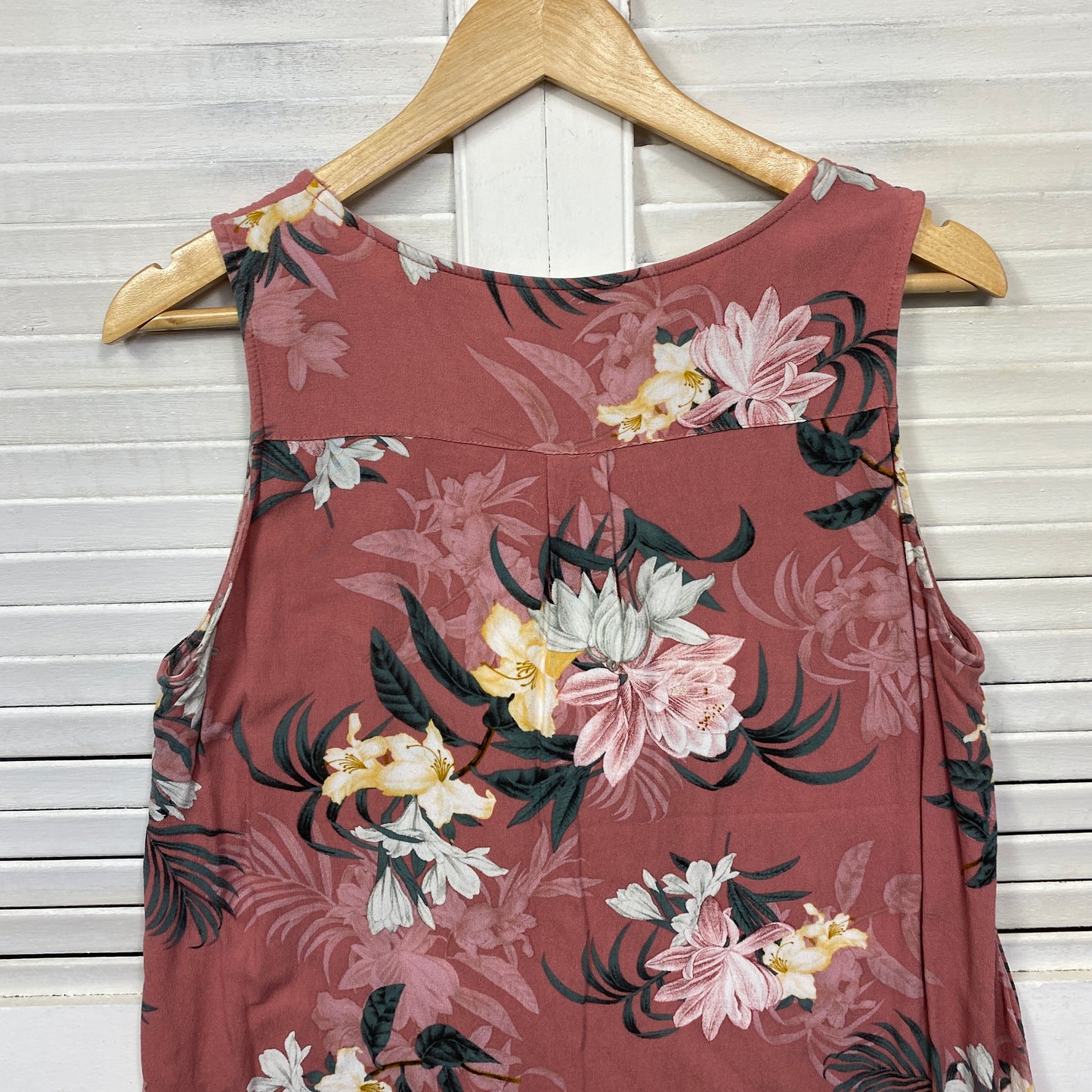 Target Top Size 14 Sleeveless Pink Floral Viscose