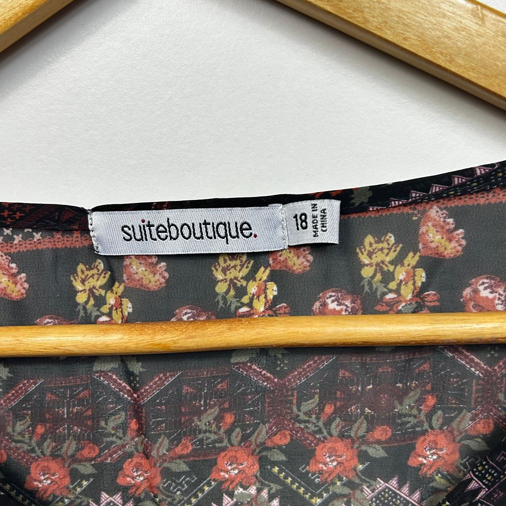 Suiteboutique Black Multicoloured Print Top - Size 18