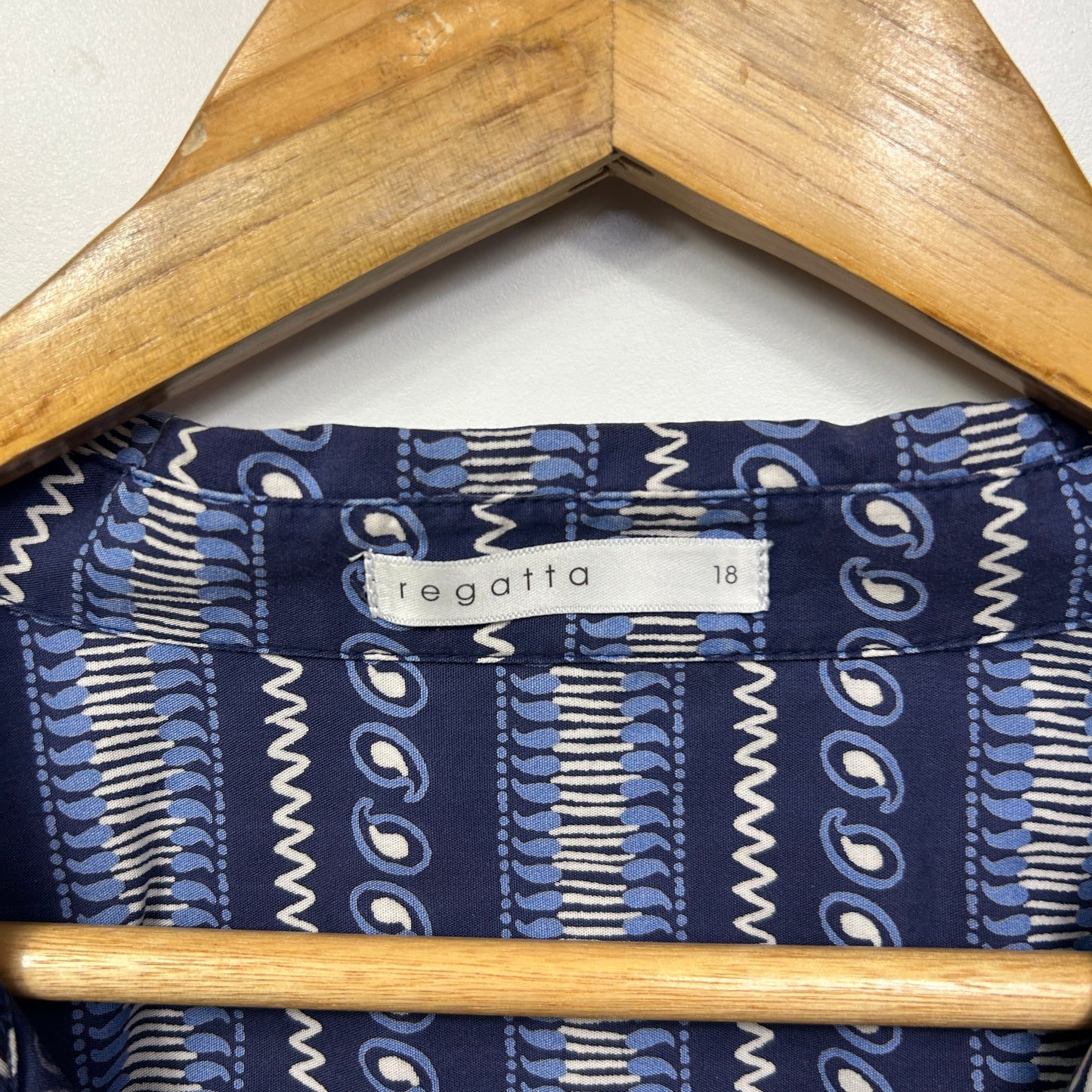 Regatta Top Size 18 Blue Button Up Long Sleeve 100% Cotton