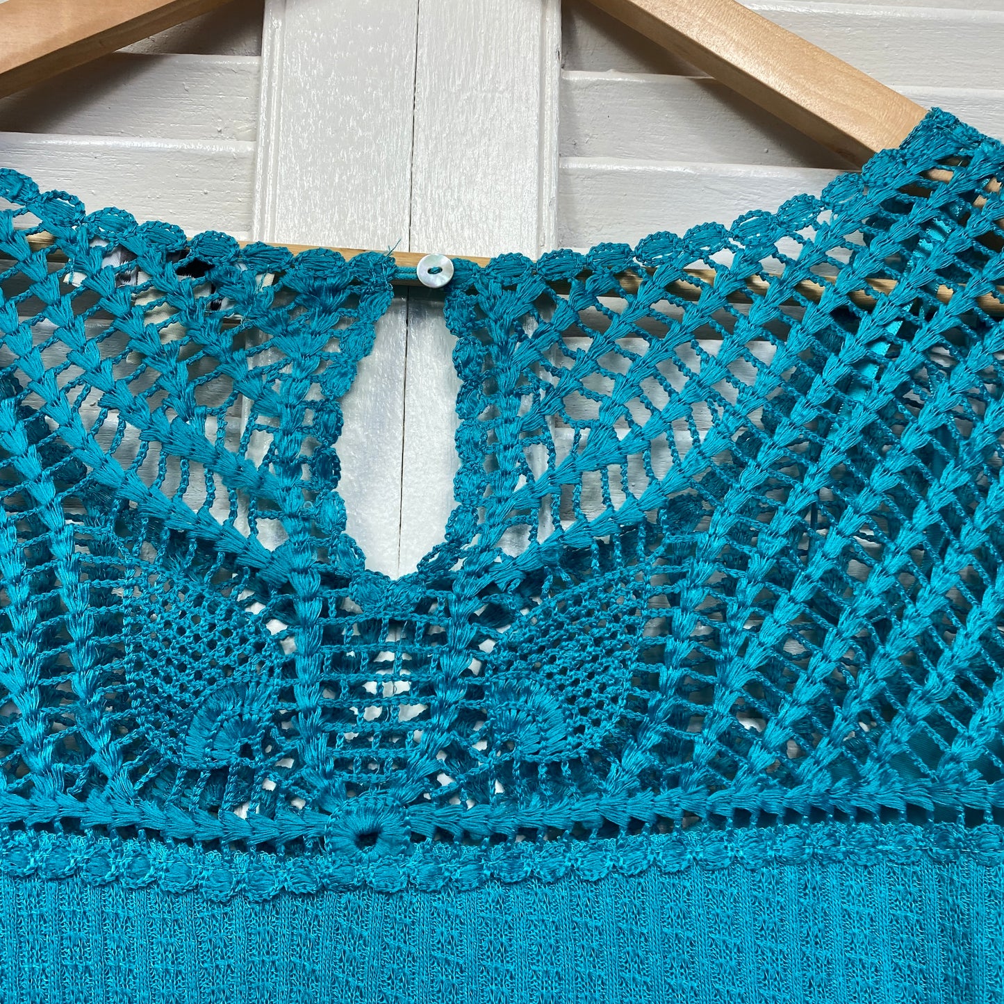 Beme Top Size 14 Plus XS Blue Teal Crochet Short Sleeve