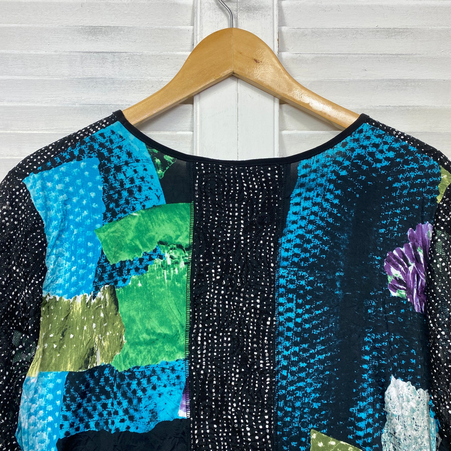 Taking Shape Top Size 18 Plus Long Sleeve Multicoloured