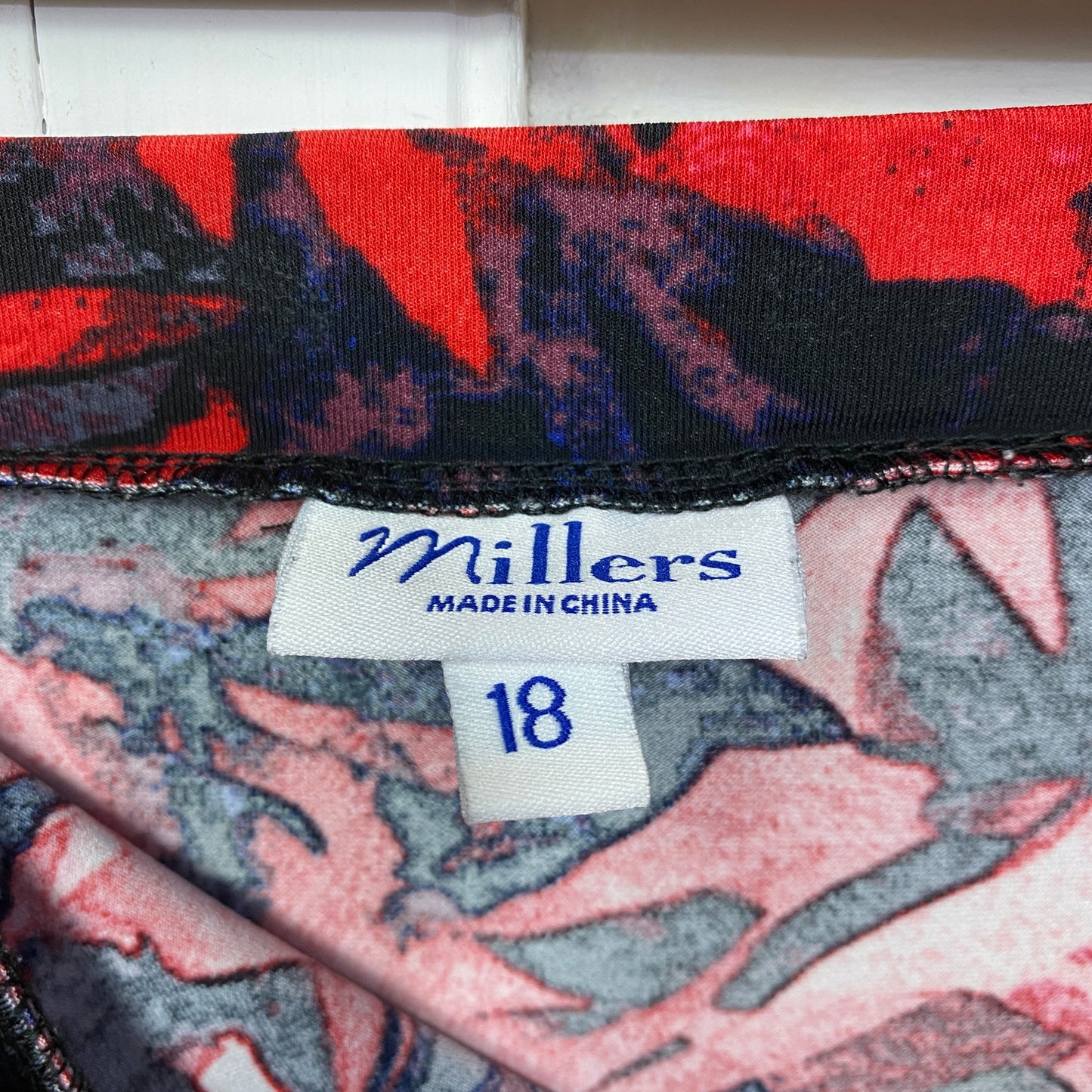 Millers Skirt Size 18 Red Black Floral Midi Length Elastic Waist