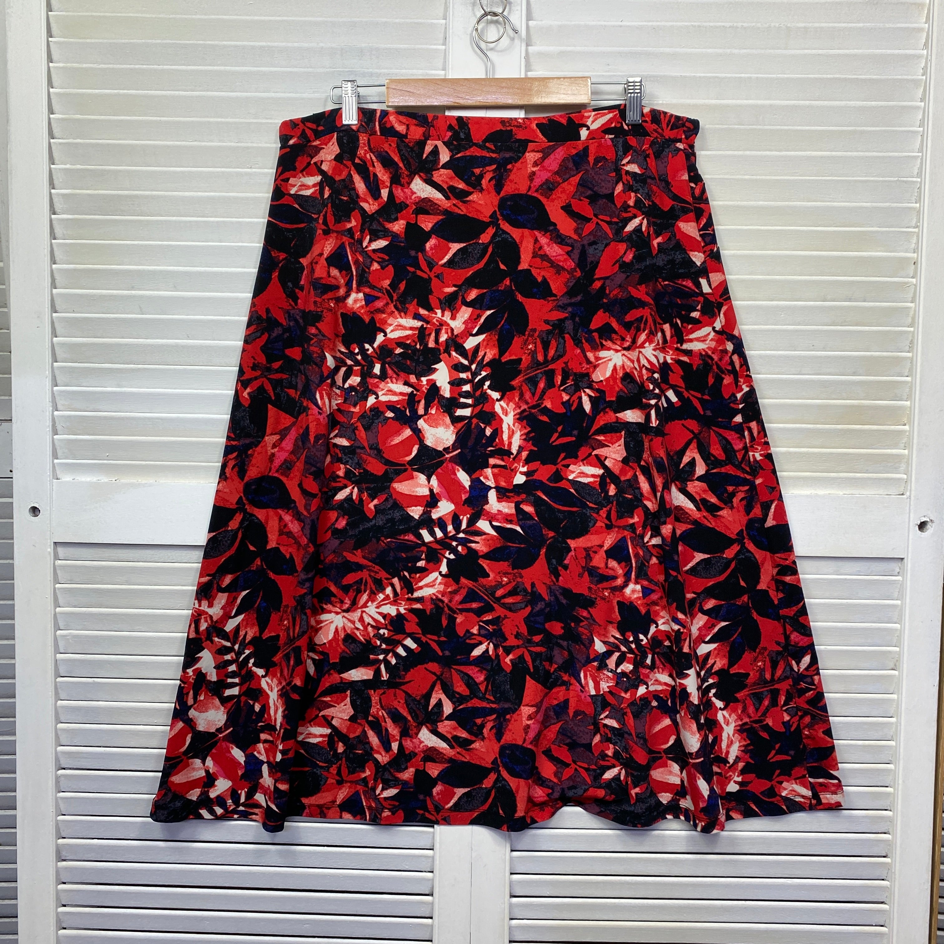 Floral skirt size 18 best sale