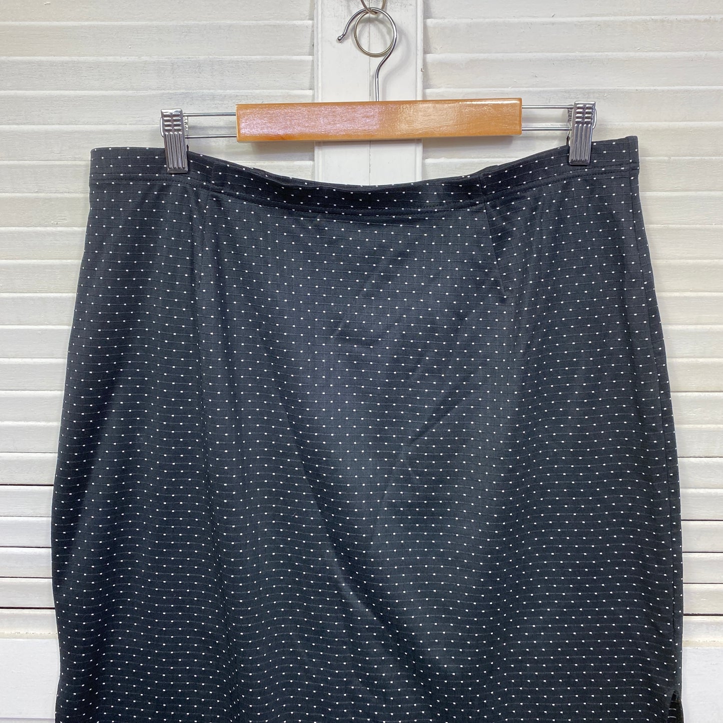 City Chic Skirt Size 14 Plus XS Black Pencil Stretch Knee Length