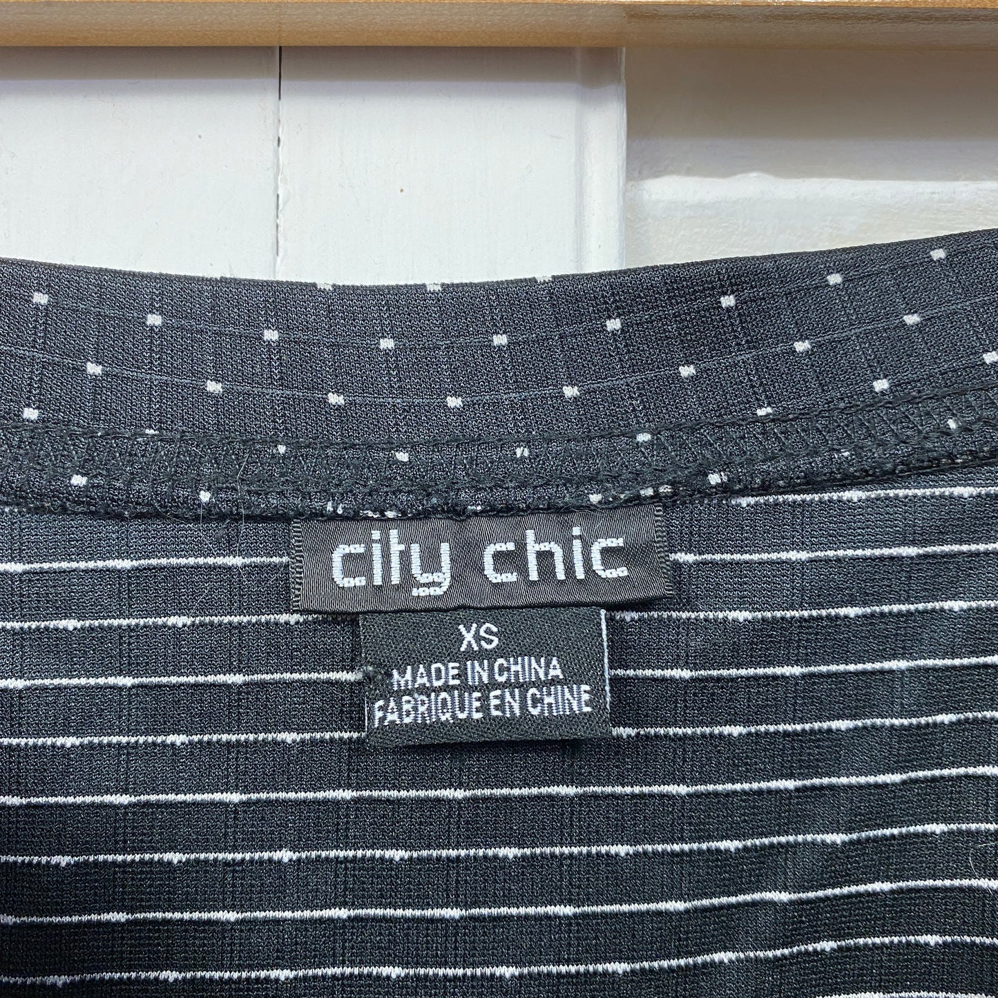 City Chic Skirt Size 14 Plus XS Black Pencil Stretch Knee Length