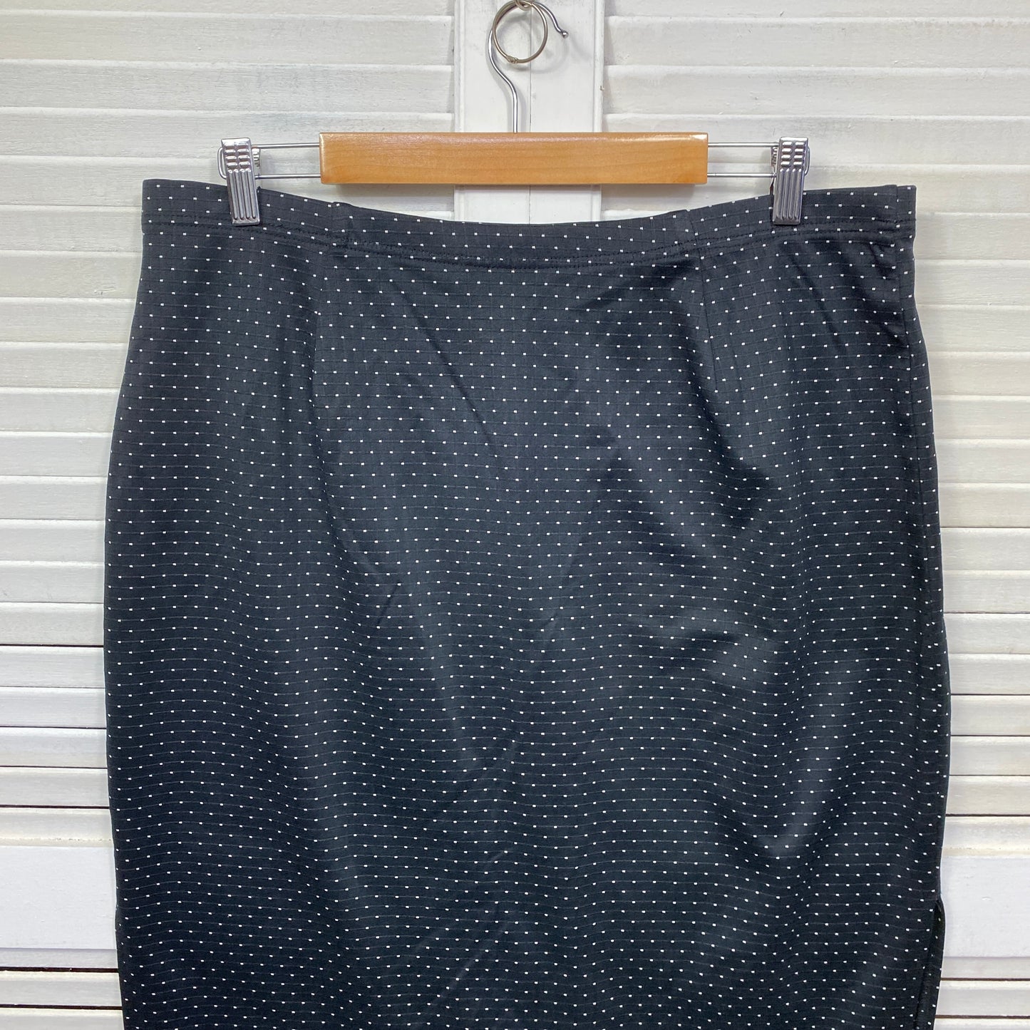 City Chic Skirt Size 14 Plus XS Black Pencil Stretch Knee Length