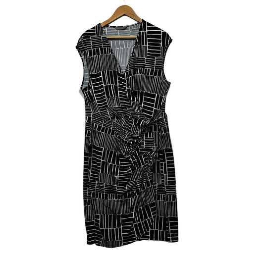 Jacqui E Black and White Print Dress - Size XL