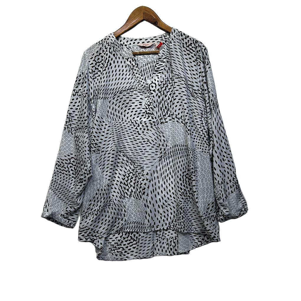 Millers Black & White Plus Size Top - Size 22
